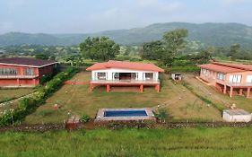 Stayvista'S Shivom Villa 4 - A Serene Escape With Views Of The Valley And Lake